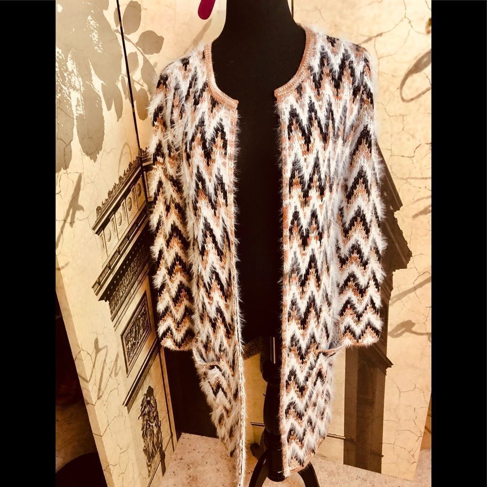 Beautiful soft cardigan by Signature Studio